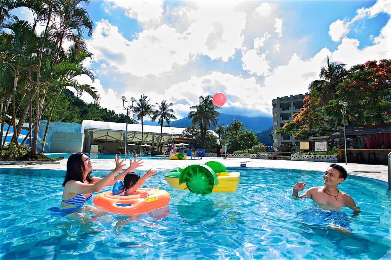 Hotel Royal Chihpin Wenquan Dış mekan fotoğraf The outdoor pool